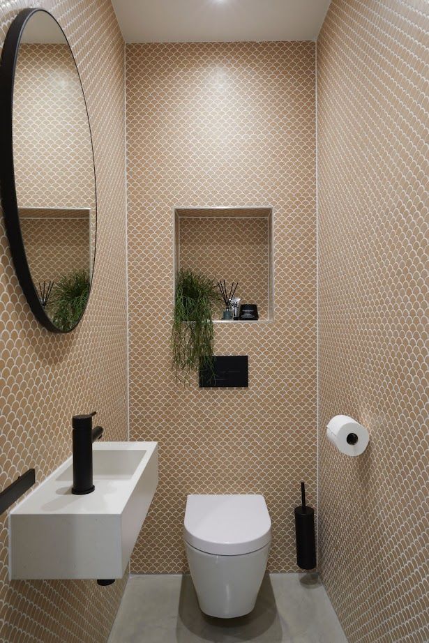 Sainfoin Road Brown Tile Toilet