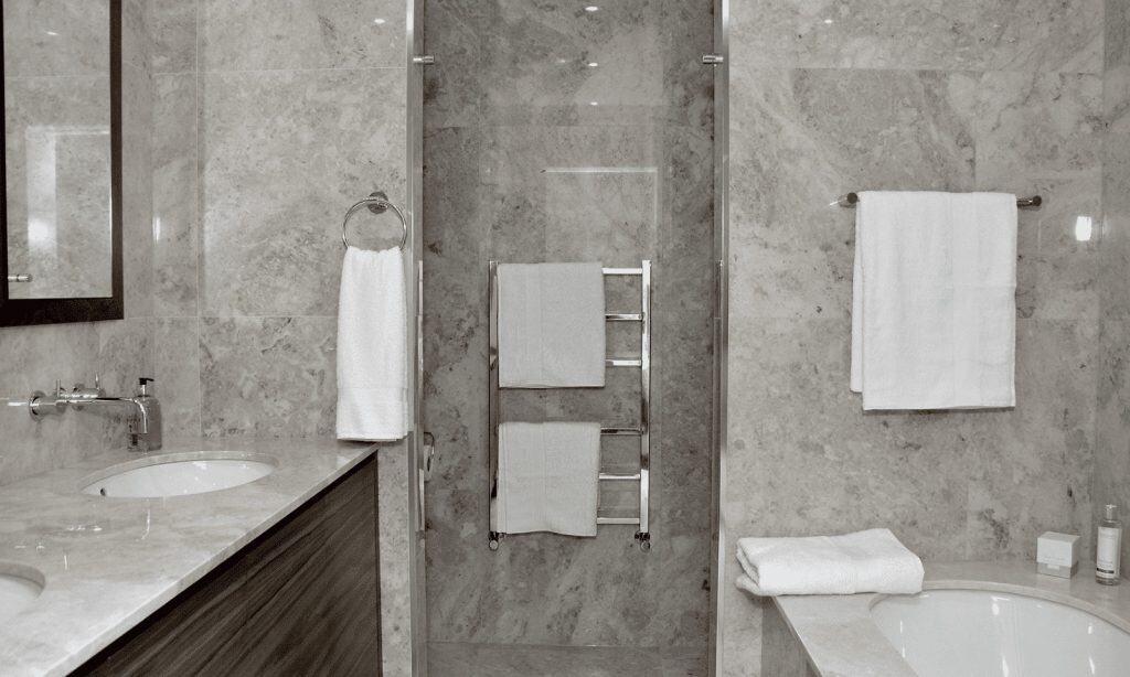 Hyde Park Gate Bathroom, Showcasing Modern Luxury with Sleek Finishes and Functional Design
